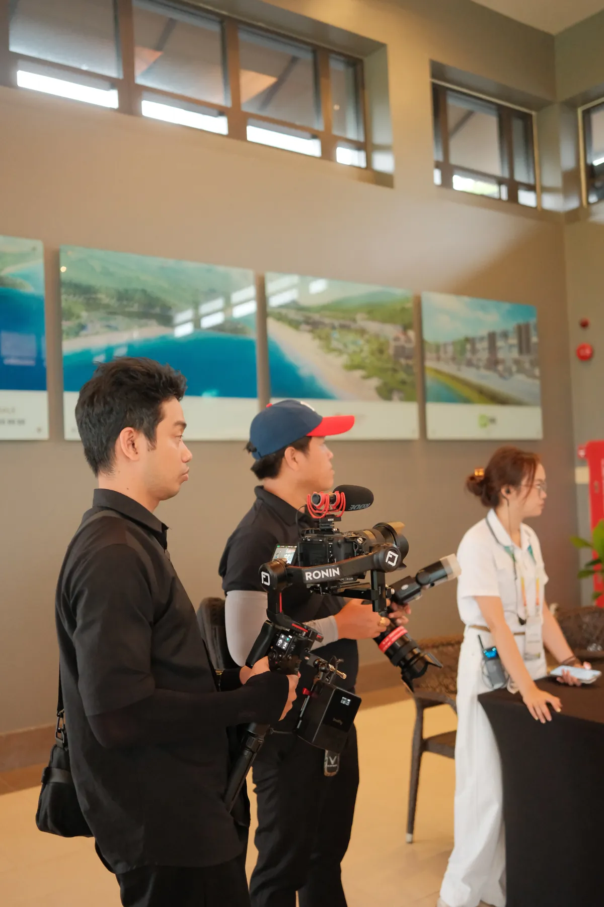 Two operators covering guest arrival